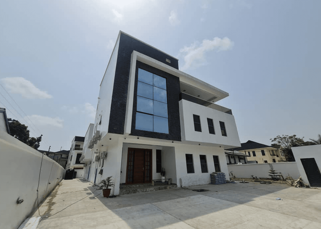 6 Bedroom Apartment Banana Island